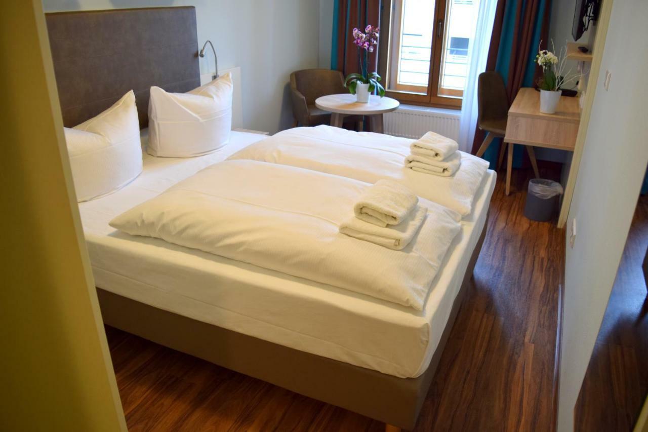 Hotel Trip Center